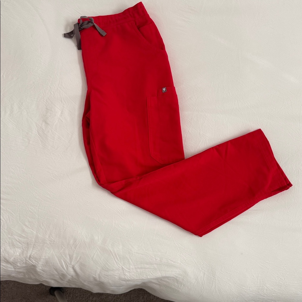 Women’s Figs Red yola Scrub Pants Medium Petite